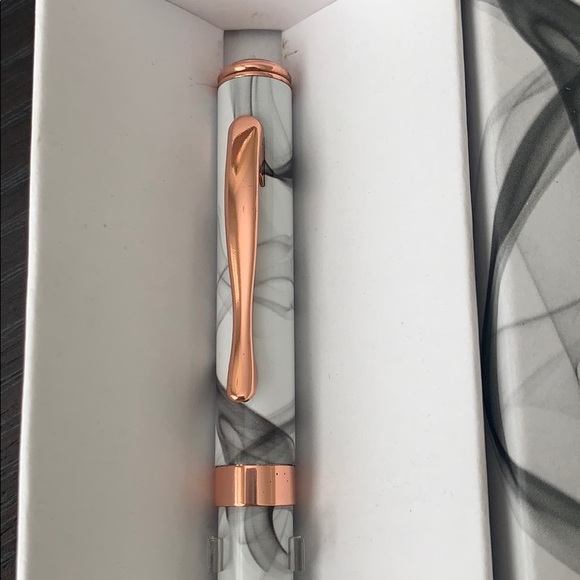 Indigo marble design ballpoint pen - Picture 3 of 4